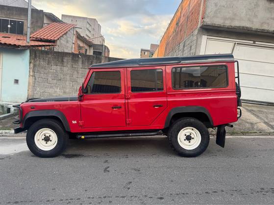 LAND ROVER DEFENDER 2.5 HARD TOP 110 TURBO DIESEL 4P MANUAL